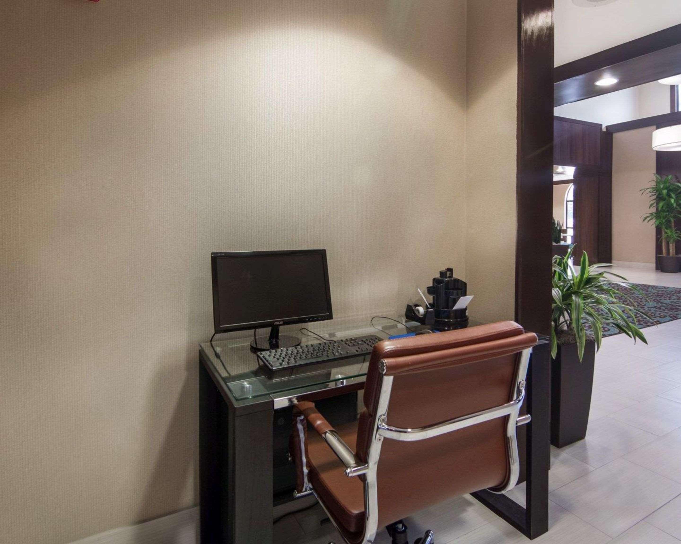 Comfort Suites Houston West At Clay Road Bagian luar foto